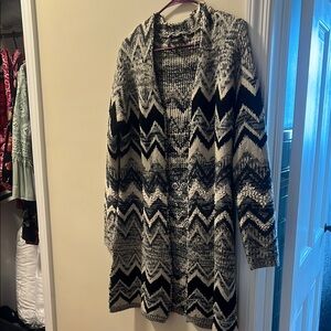 Chevron Patterned Black and White Sweater
